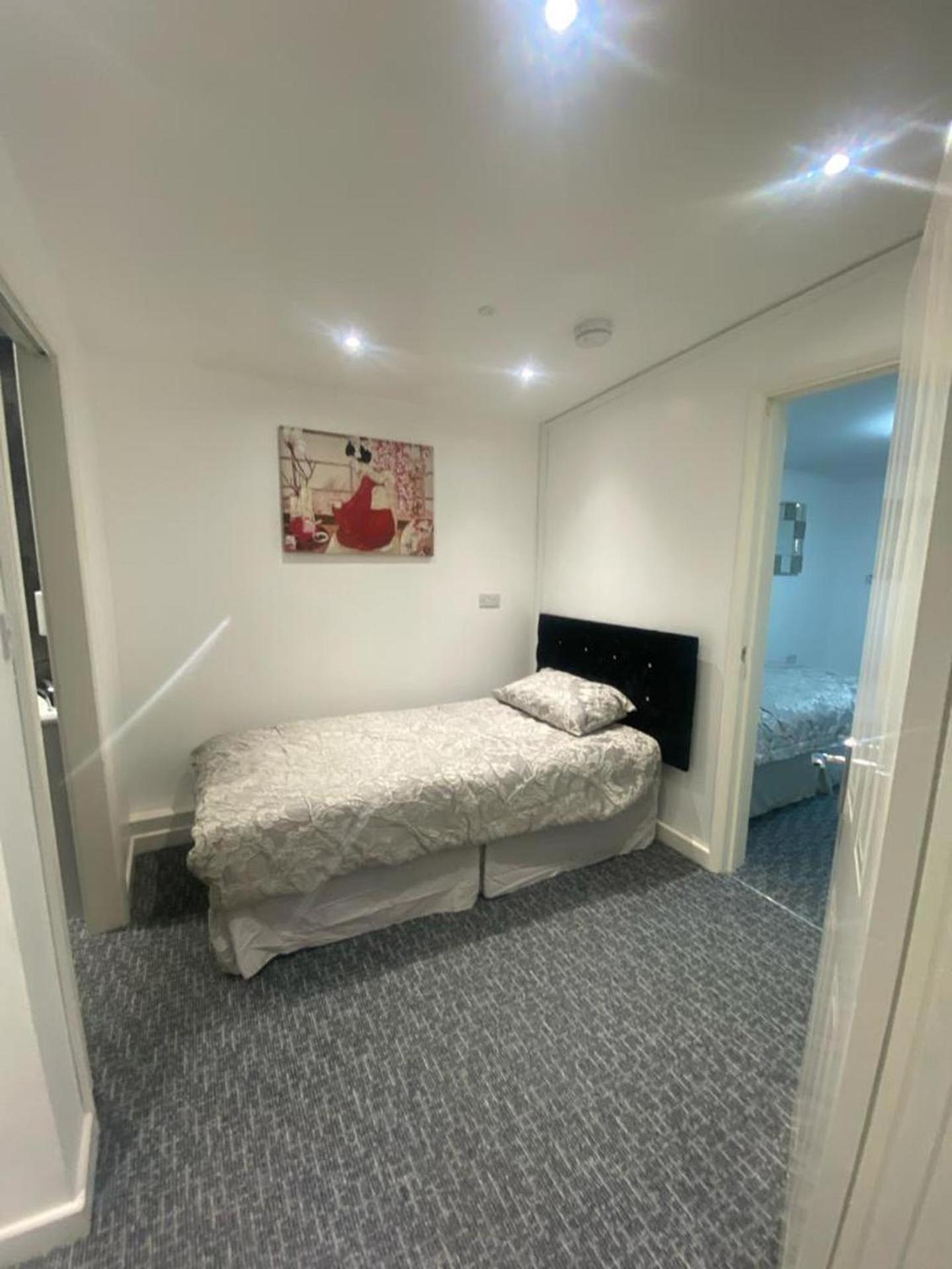 Beautiful 3-Bed Apartment In Merthyr Tydfil Exterior foto