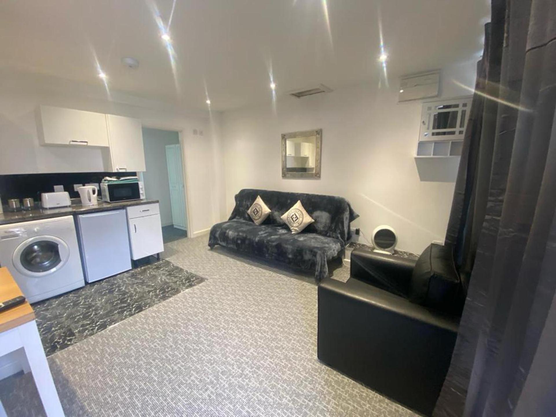 Beautiful 3-Bed Apartment In Merthyr Tydfil Exterior foto