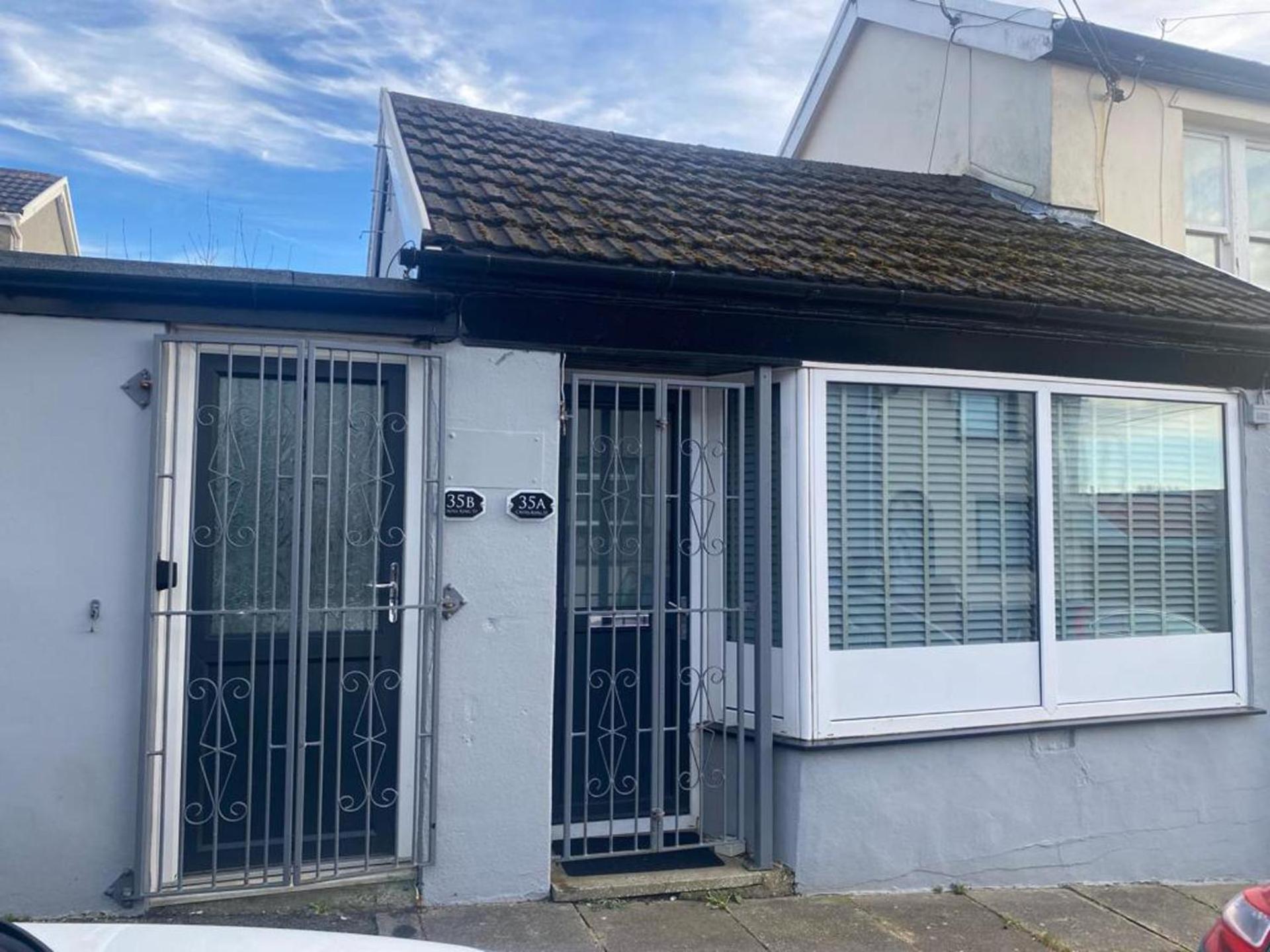 Beautiful 3-Bed Apartment In Merthyr Tydfil Exterior foto