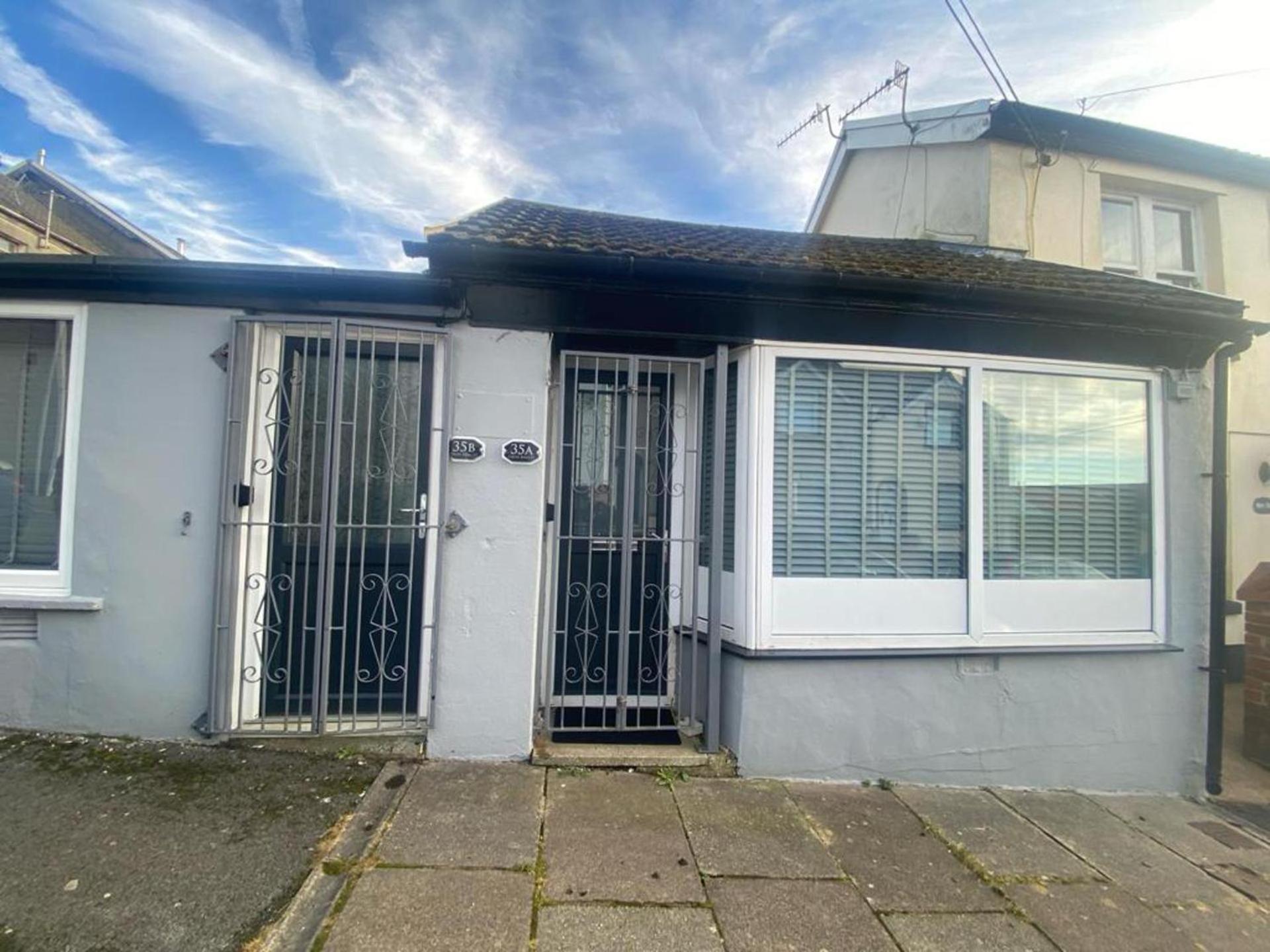 Beautiful 3-Bed Apartment In Merthyr Tydfil Exterior foto