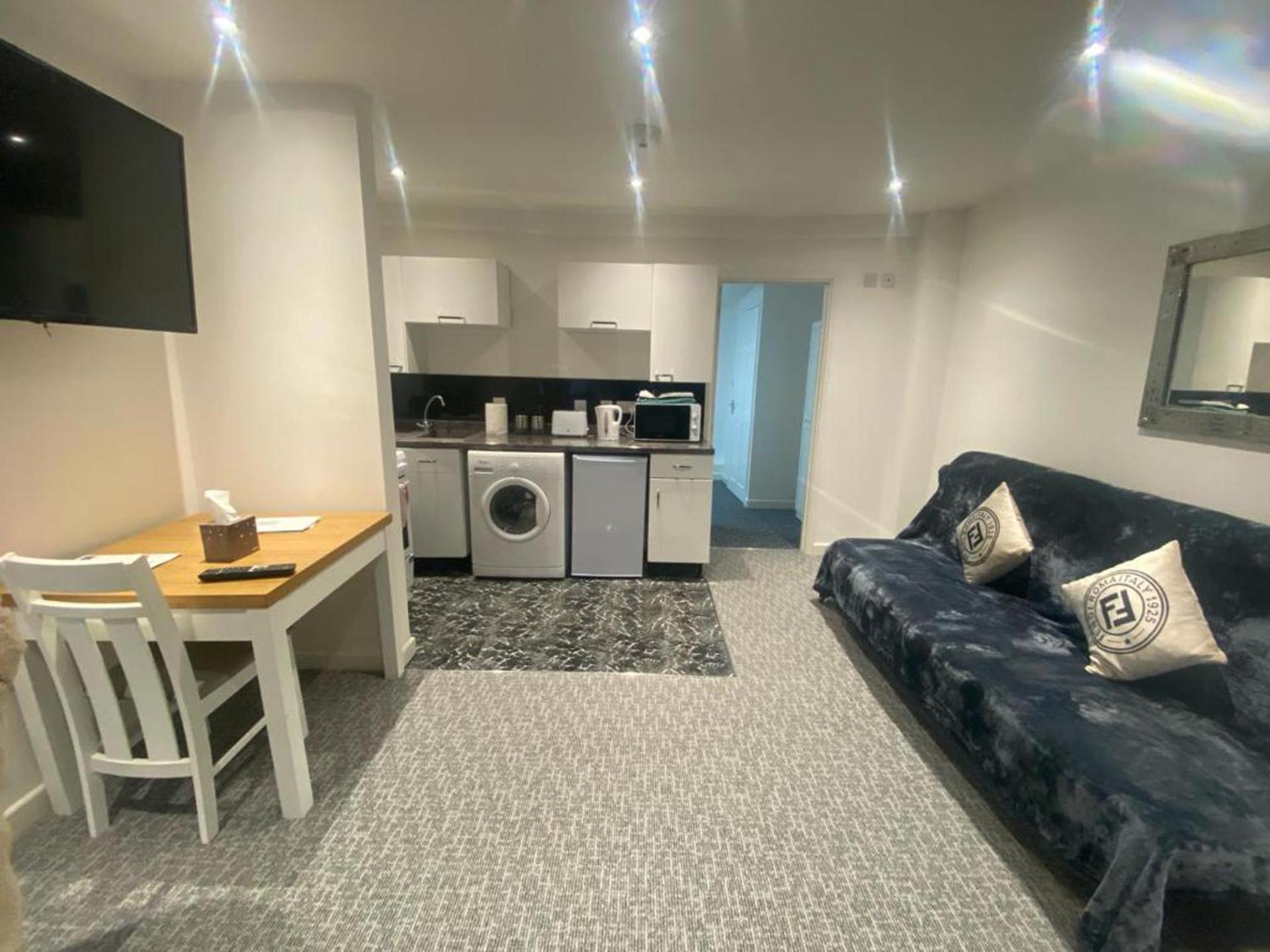 Beautiful 3-Bed Apartment In Merthyr Tydfil Exterior foto