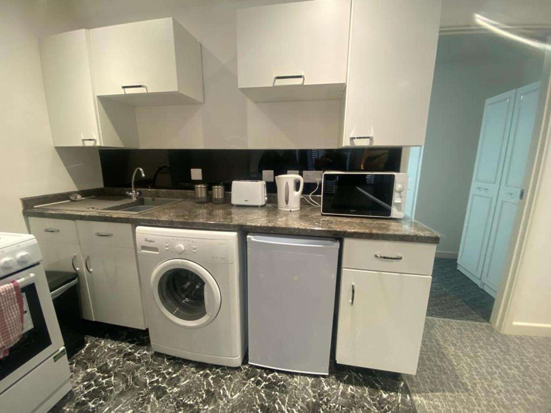 Beautiful 3-Bed Apartment In Merthyr Tydfil Exterior foto